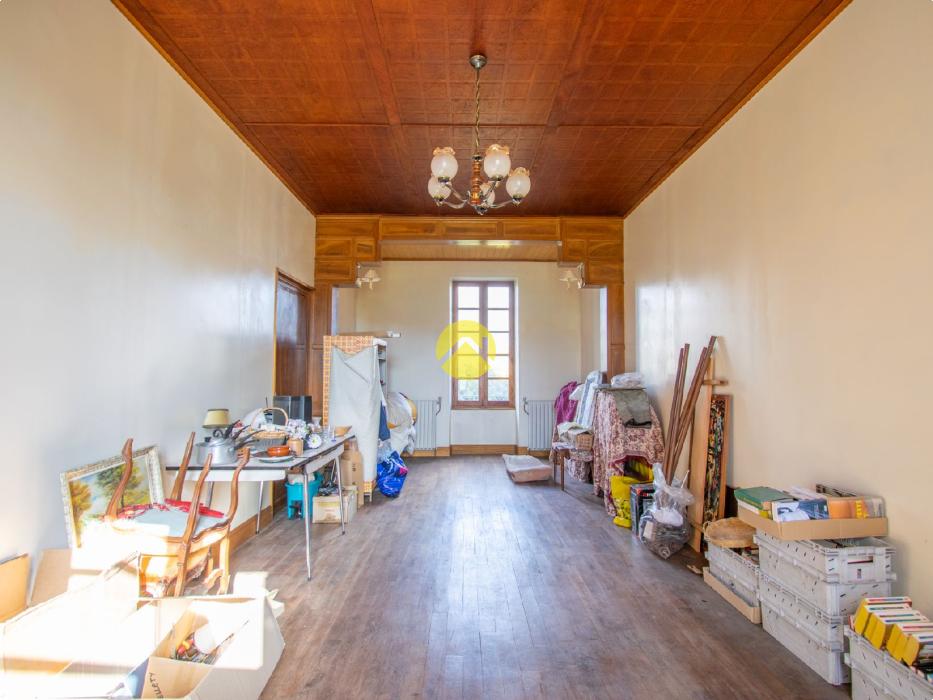 Maison à rénover avec hangar