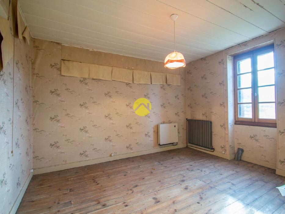 Maison à rénover avec hangar