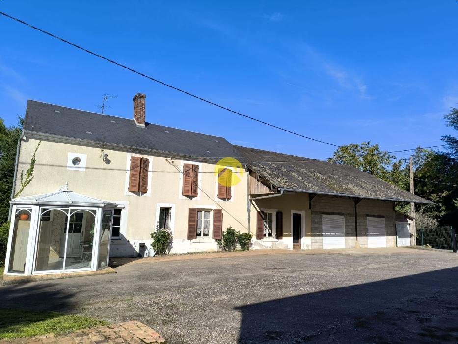 Longère 212m².Dépendances 450m²