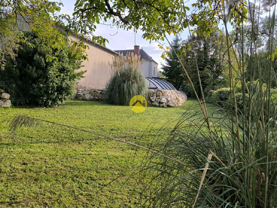 Longère 212m².Dépendances 300m²
