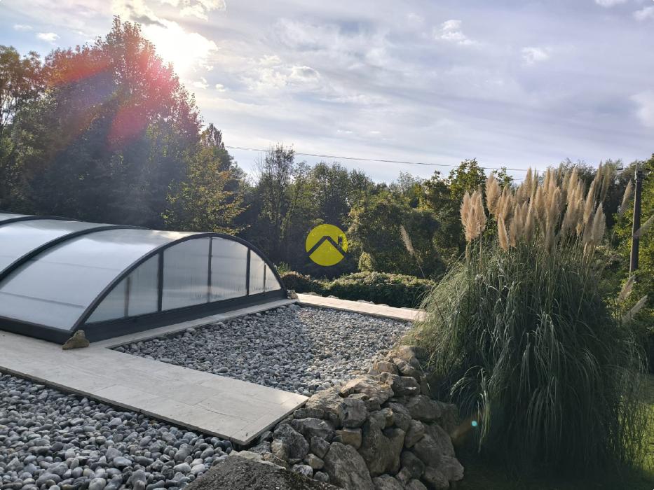 Longère 212m².Dépendances 300m²