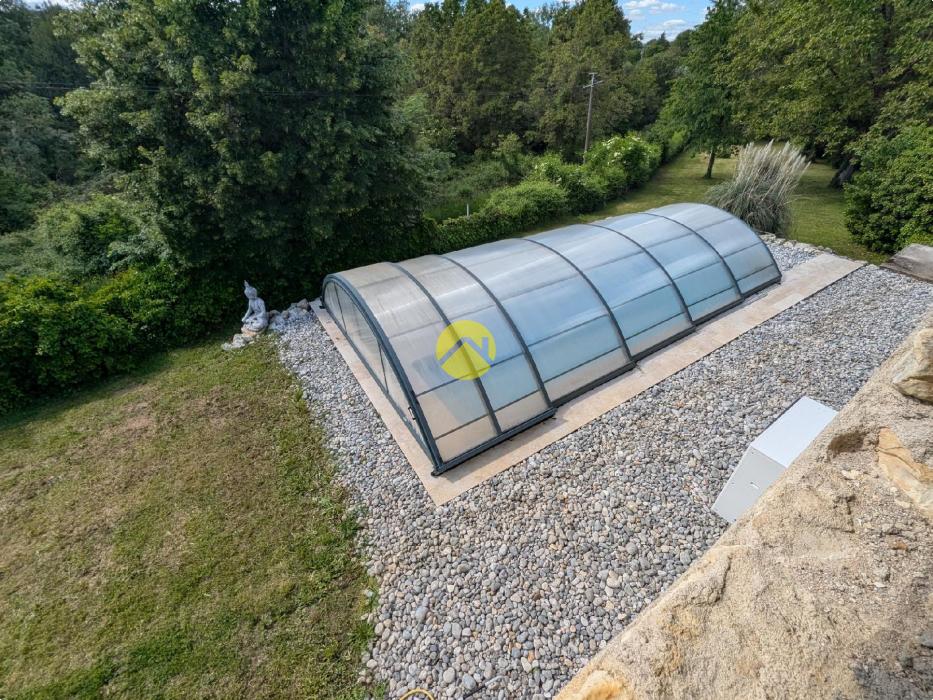 Longère 212m².Dépendances 450m²