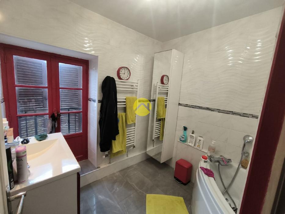 Longère 212m².Dépendances 450m²