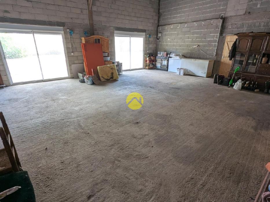 Longère 212m².Dépendances 450m²