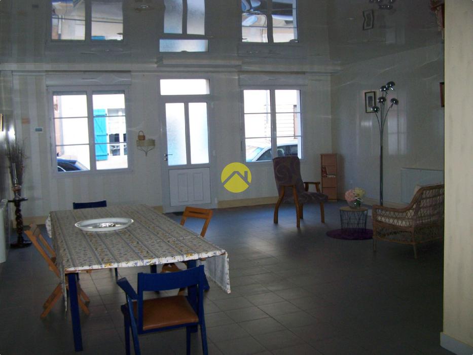 MAISON DE VILLE RENOVEE AVEC GOUT