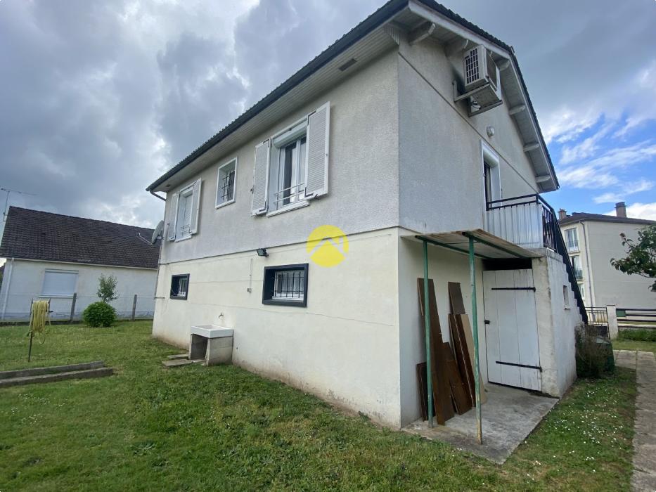 MAISON 3 CHAMBRES CENTRE BOURG