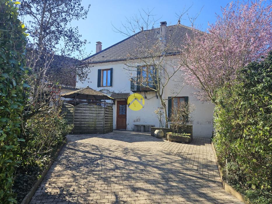 MAISON FAMILIALE