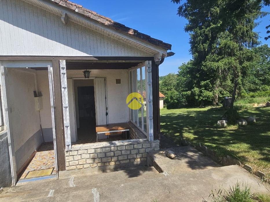 Jolie maison dans un village dynami