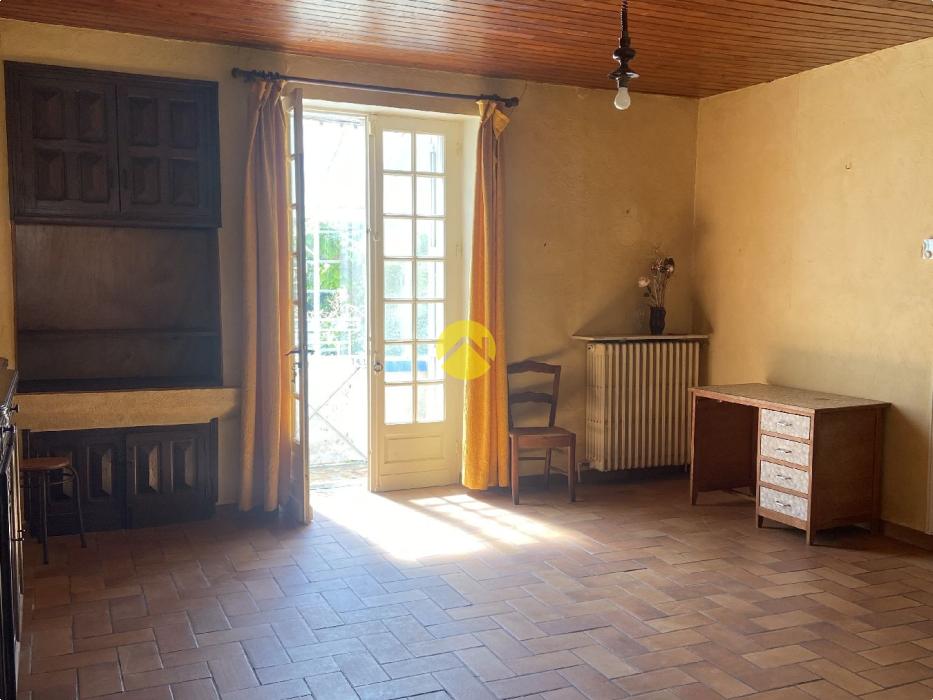 Jolie maison dans un village dynami