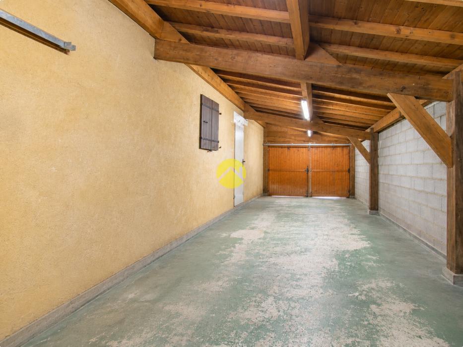Charmante maison avec deux garages