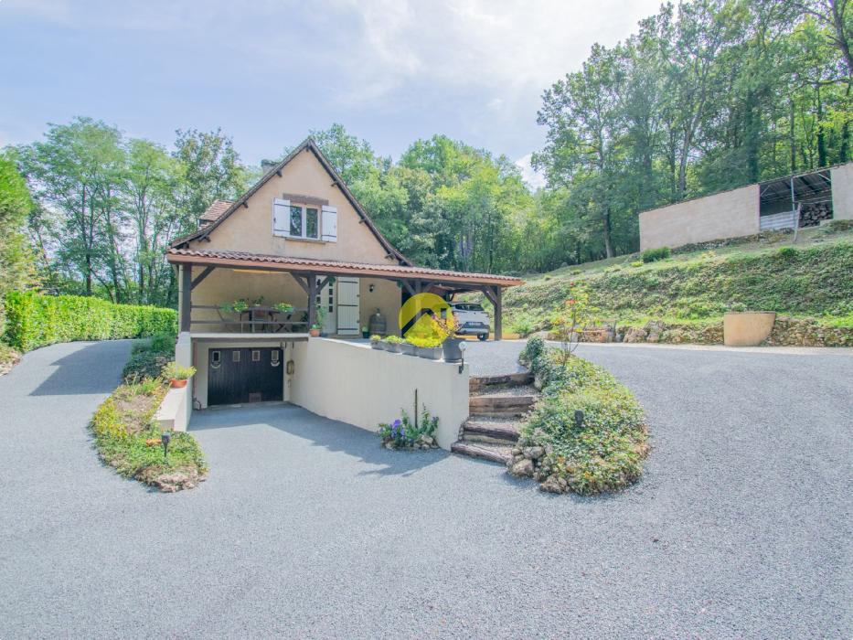 Charmante maison avec deux garages