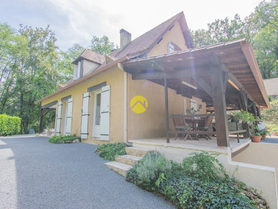 Charmante maison avec deux garages