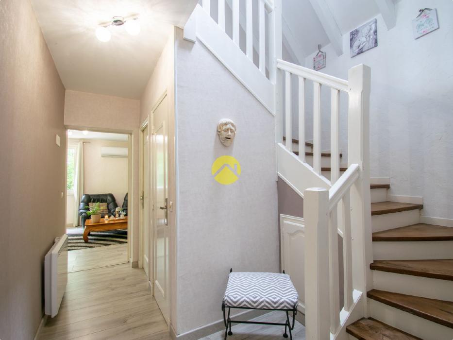 Charmante maison avec deux garages