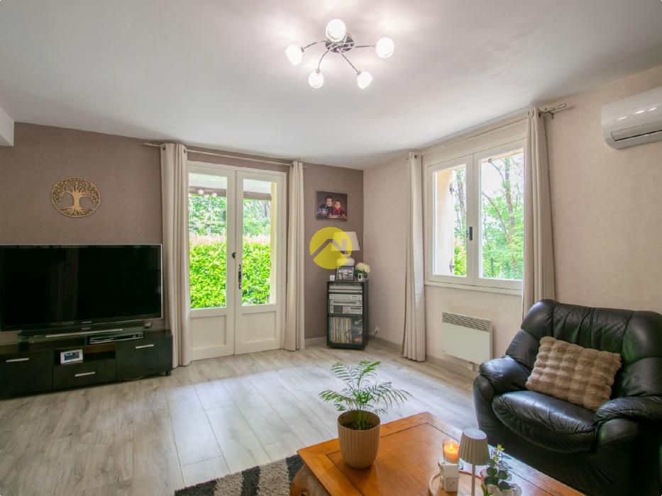 Charmante maison avec deux garages