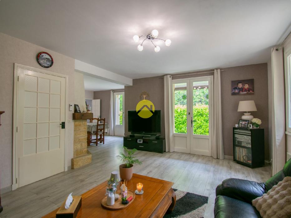 Charmante maison avec deux garages