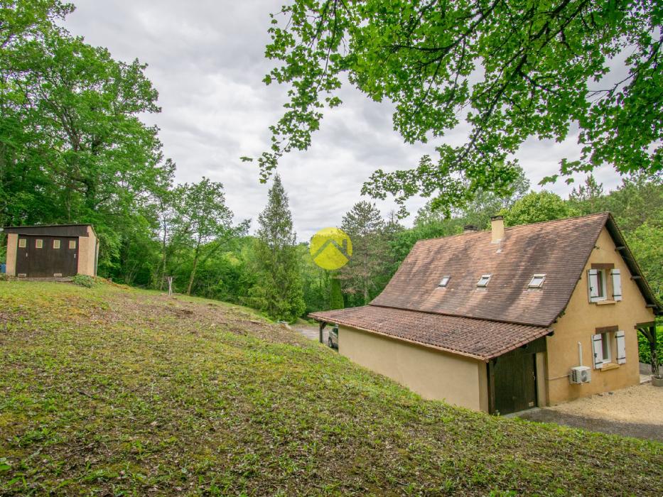 Charmante maison avec deux garages
