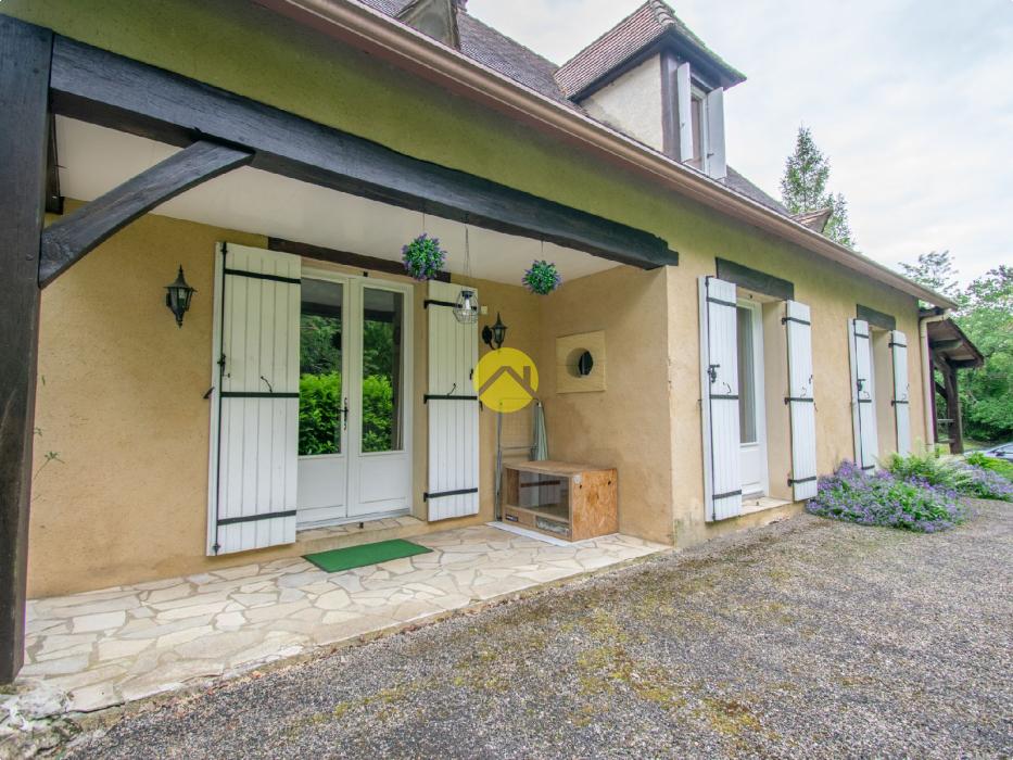 Charmante maison avec deux garages