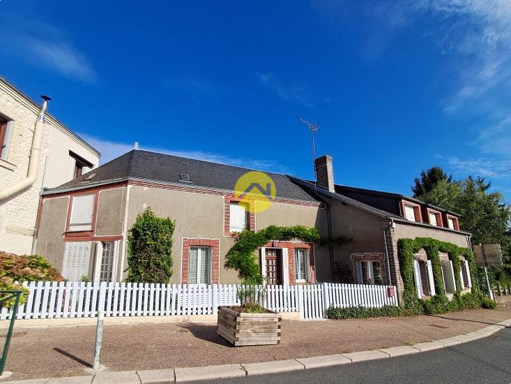 MAISON DE VILLAGE ET DEPENDANCE