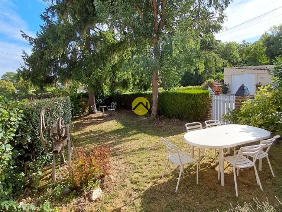MAISON DE VILLAGE ET DEPENDANCE