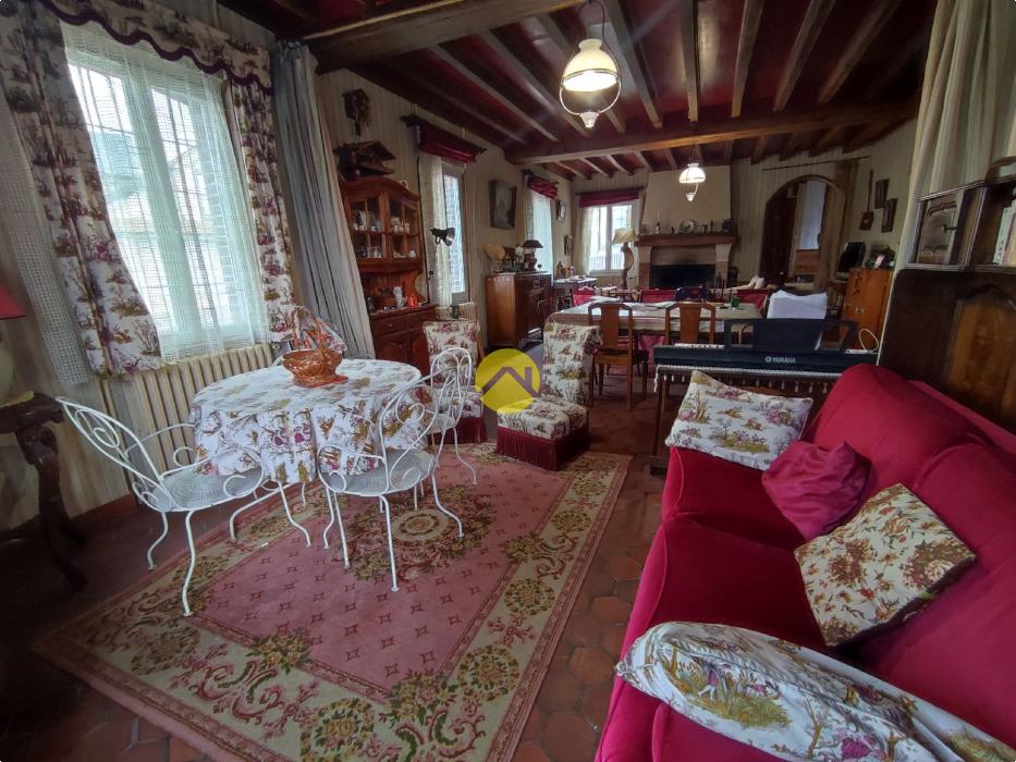 MAISON DE VILLAGE ET DEPENDANCE