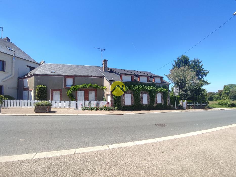 MAISON DE VILLAGE ET DEPENDANCE