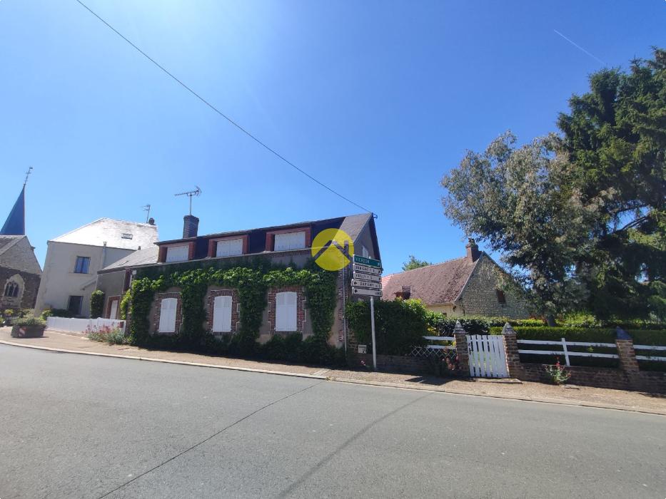 MAISON DE VILLAGE ET DEPENDANCE