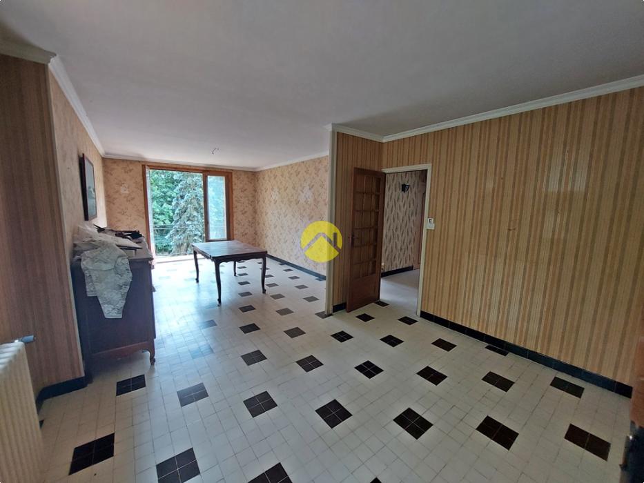 PAVILLON A RAFRAÎCHIR AVEC TERRAIN