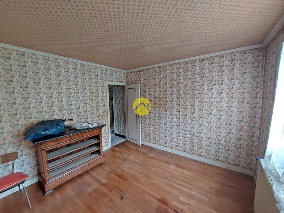 PAVILLON A RAFRAÎCHIR AVEC TERRAIN
