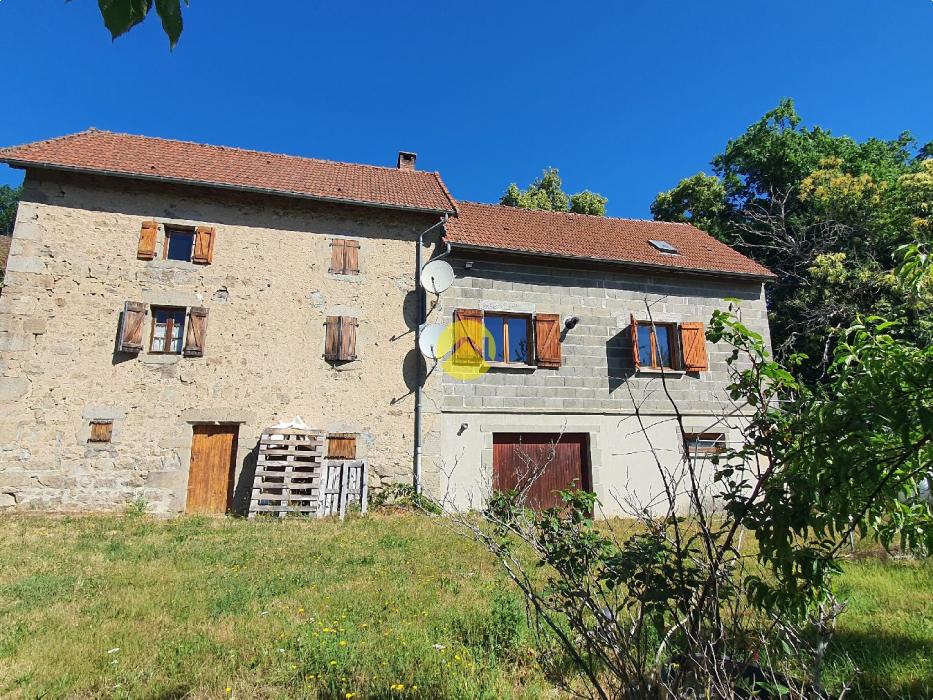 Maison sur 18 833 m²