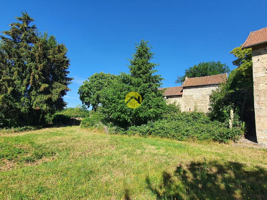 Maison sur 18 833 m²