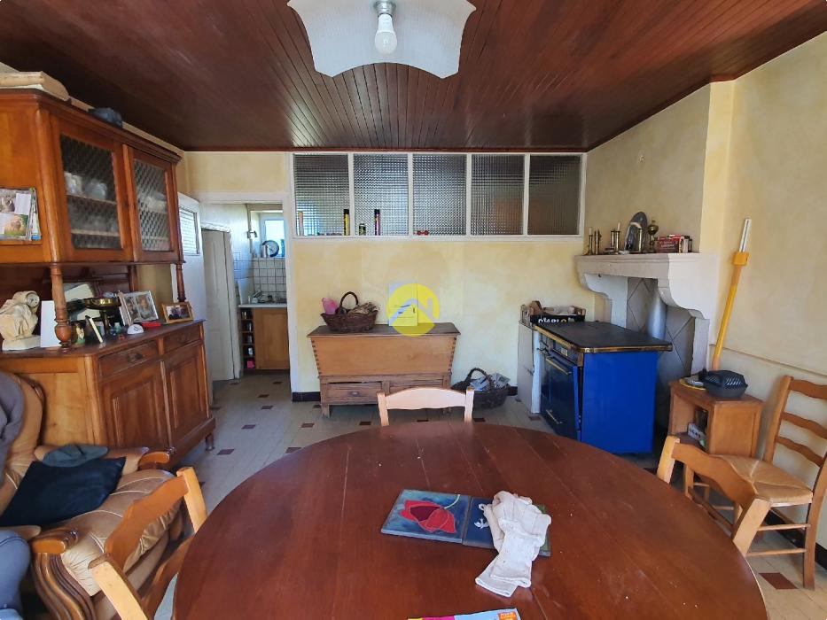 Maison familiale avec dépendances