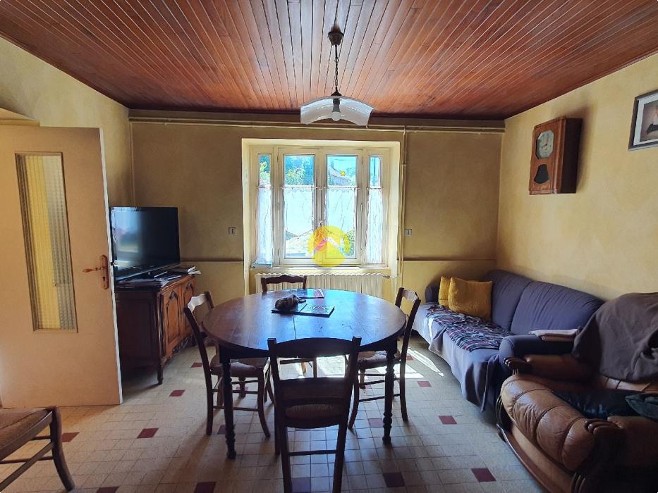 Maison familiale avec dépendances
