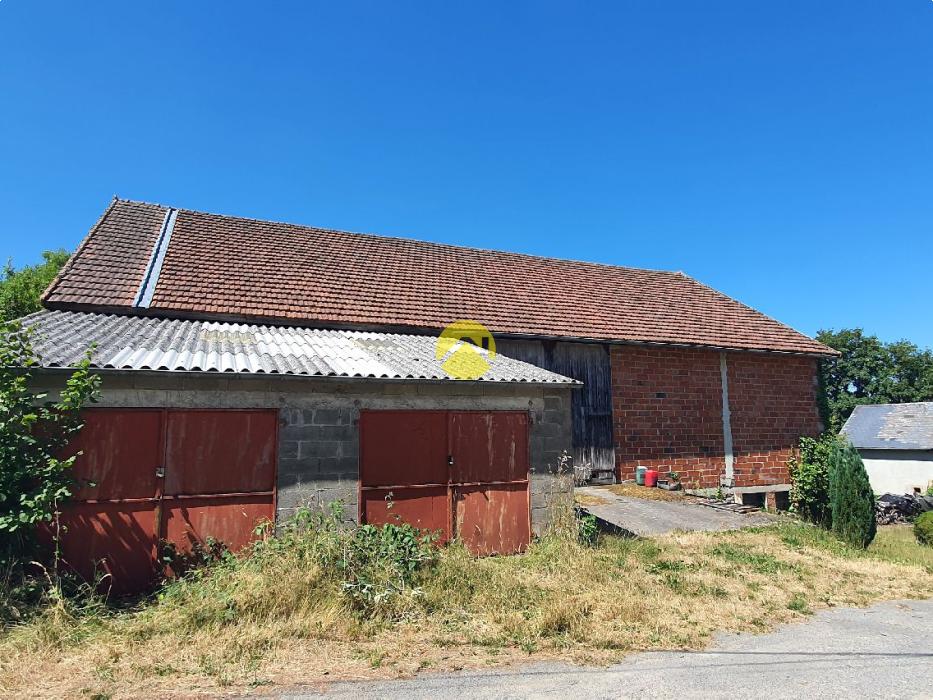 Maison familiale avec dépendances