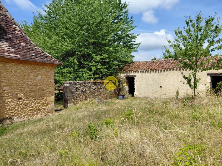 Bâtisses en pierre & son pigeonnier
