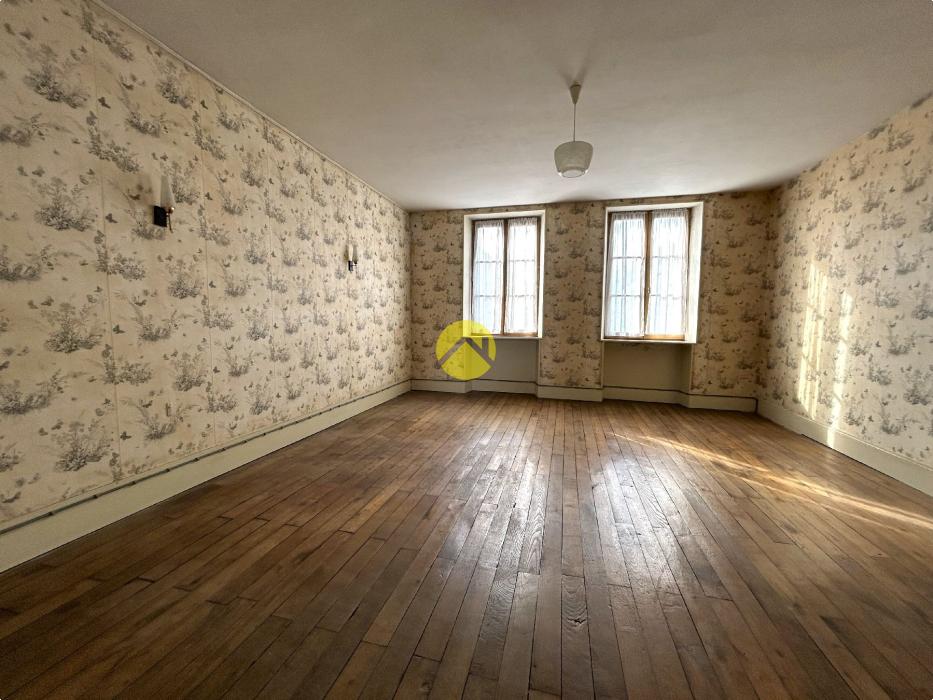 MAISON CREUSOISE + GRANGE EN PIERRE