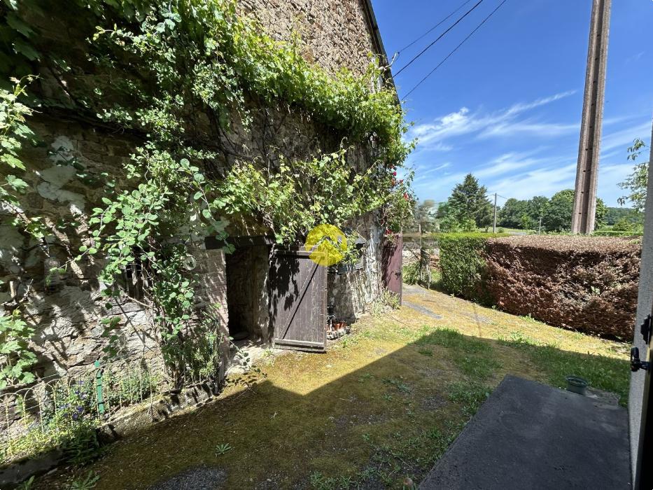MAISON CREUSOISE + GRANGE EN PIERRE