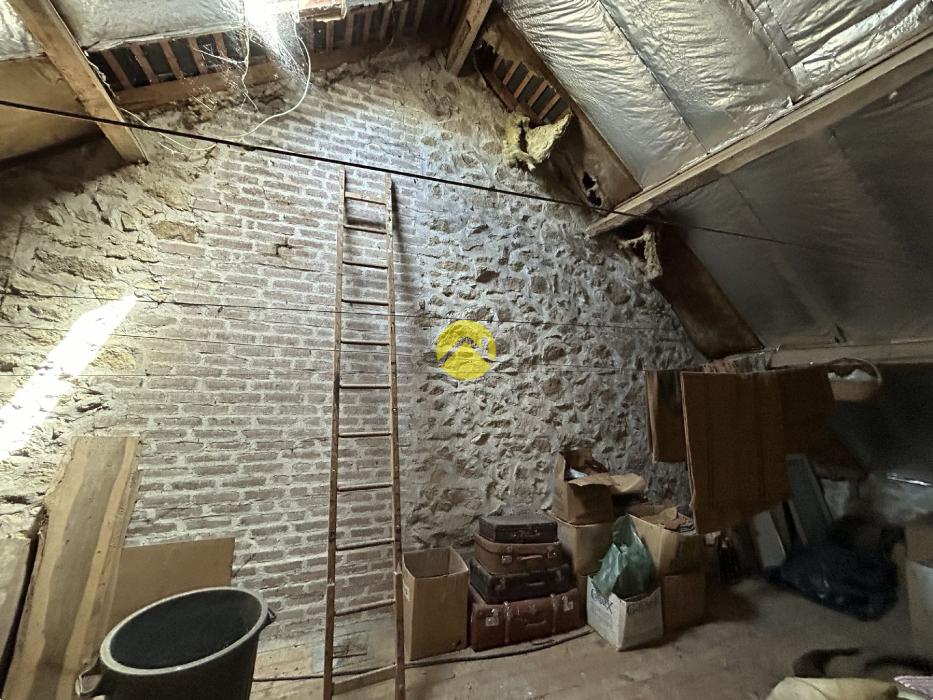 MAISON CREUSOISE + GRANGE EN PIERRE