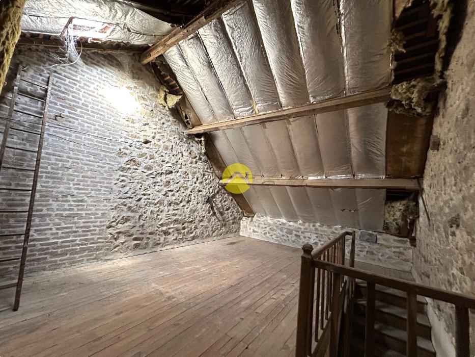 MAISON CREUSOISE + GRANGE EN PIERRE