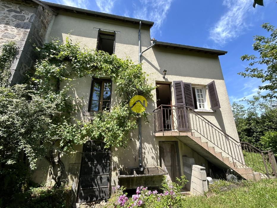 MAISON CREUSOISE + GRANGE EN PIERRE