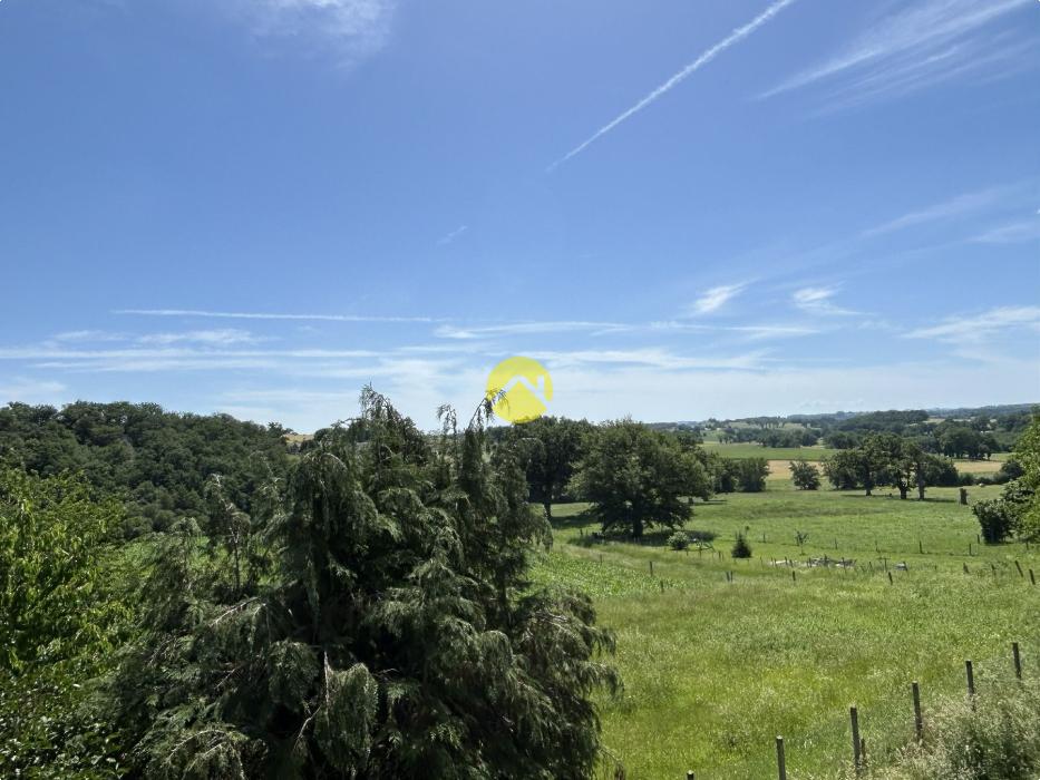 MAISON CREUSOISE + GRANGE EN PIERRE