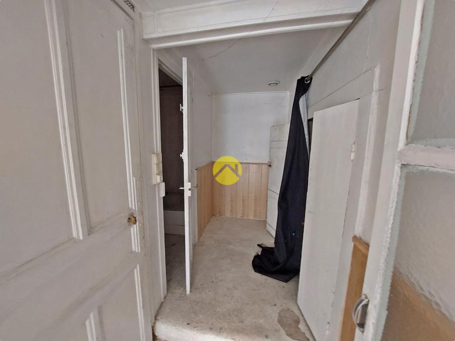 MAISON AVEC DÉPENDANCE ET TERRAINS