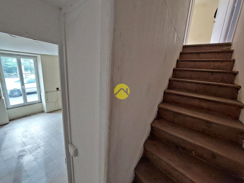 MAISON AVEC DÉPENDANCE ET TERRAINS