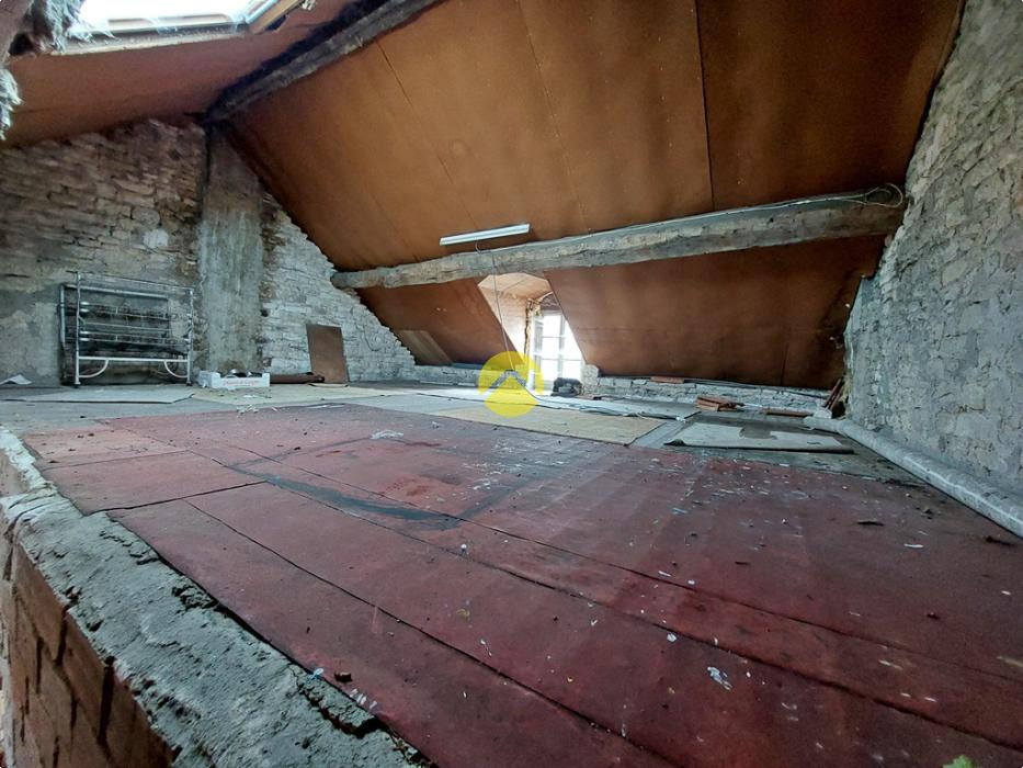 MAISON AVEC DÉPENDANCE ET TERRAINS