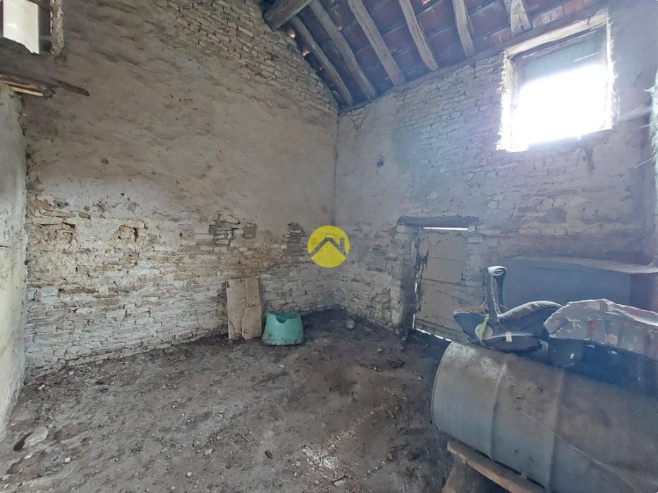 MAISON AVEC DÉPENDANCE ET TERRAINS