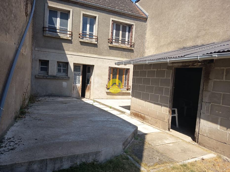 MAISON VILLE A RENOVER