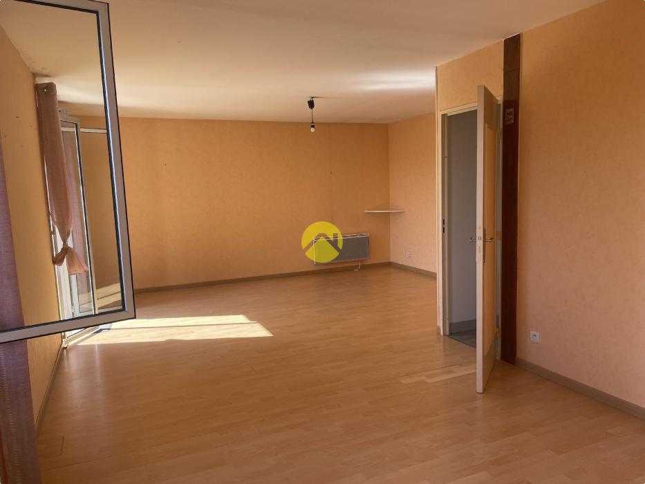 PAVILLON SUR AVORD DE 5 PIECES