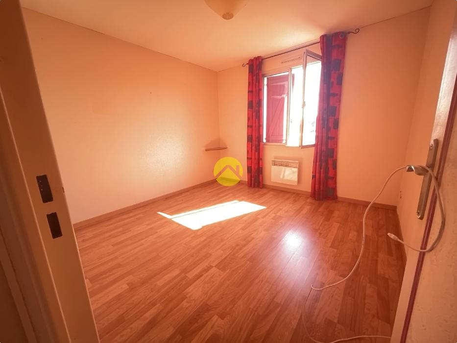 PAVILLON SUR AVORD DE 5 PIECES