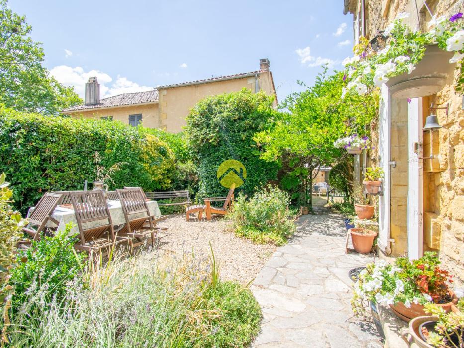 Maison avec gîte au centre bourg