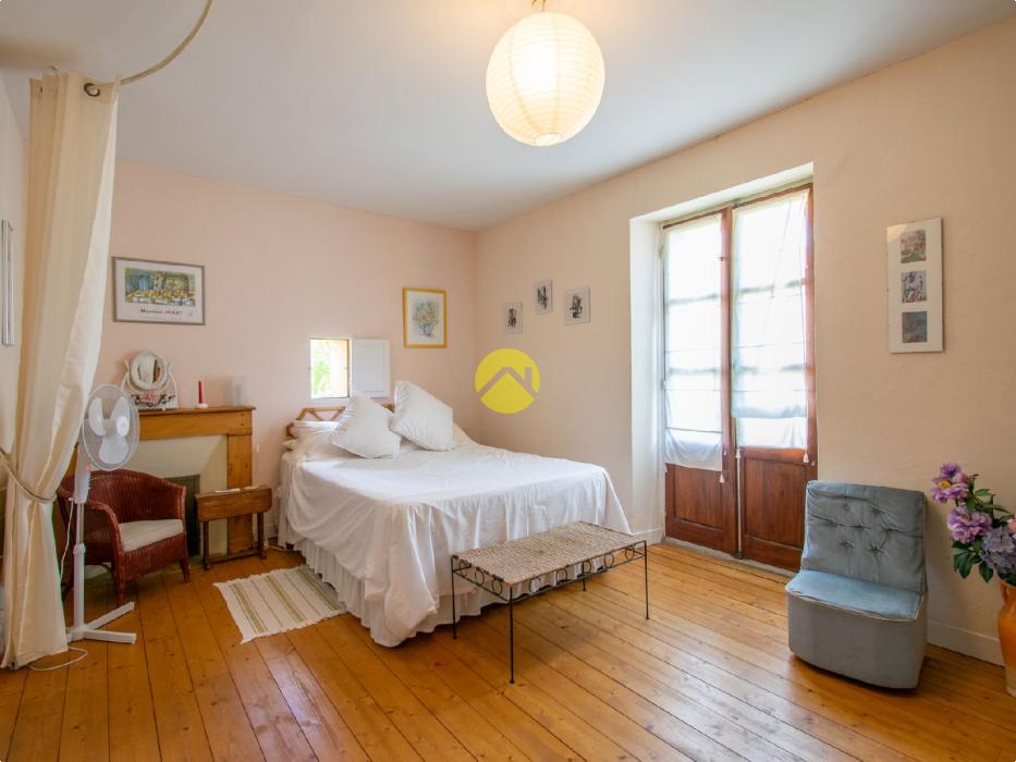 Maison avec gîte au centre bourg