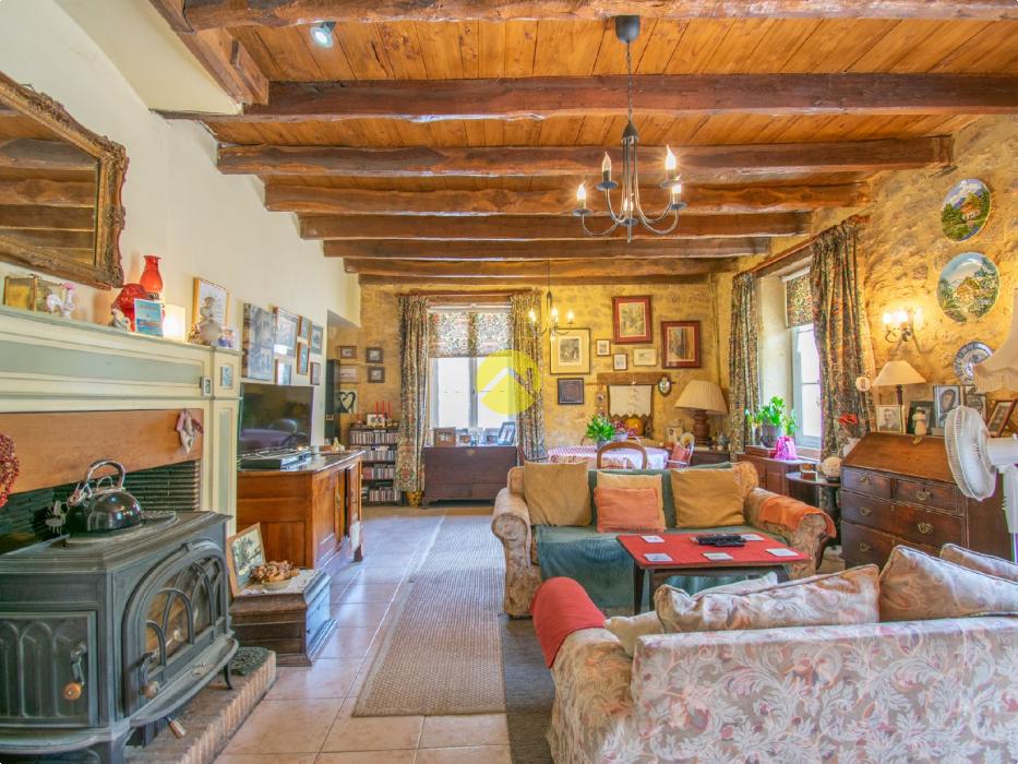 Maison avec gîte au centre bourg